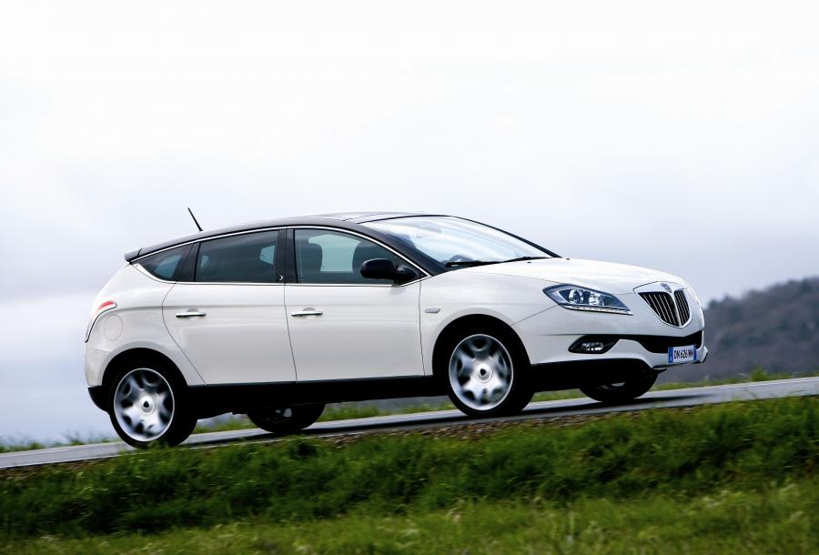  Lancia Delta 2008 года  (фото 21 из 94)